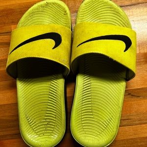 Used Nike slides, boys size 4.
